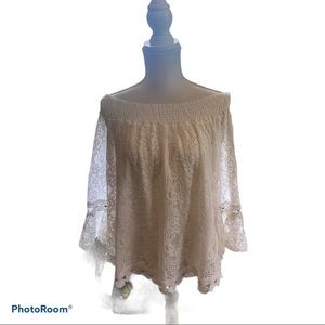 SALE NOW- Beautiful white boho‎ lace shirt small will be donated soon